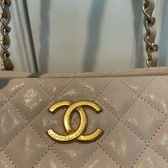 Authentic Chanel Iridescent calfskin Chic quilt bowling bag - Picture 5 of 16